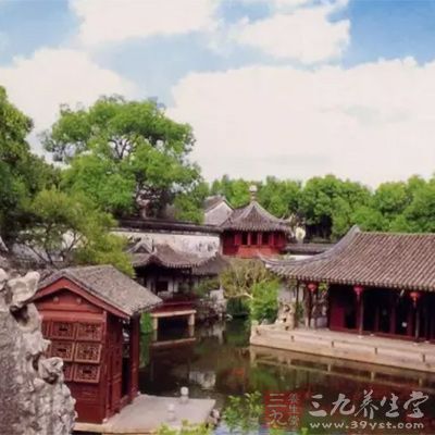 蘇州園林占地面積不大，但以意境見(jiàn)長(zhǎng)