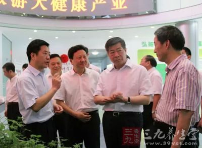 蔡晓明称找准加快中医药发展突破口 蔡晓明称找准加快中医药发展突破口