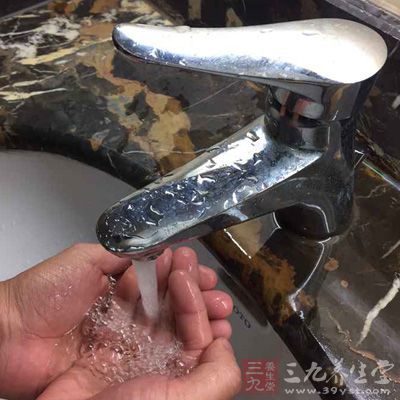 饭前便后要洗手 饭前便后要洗手