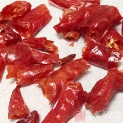 莧菜梗300克，朝天椒3個(gè)，干辣椒3個(gè)，紫皮蒜1頭，油，鹽，味精