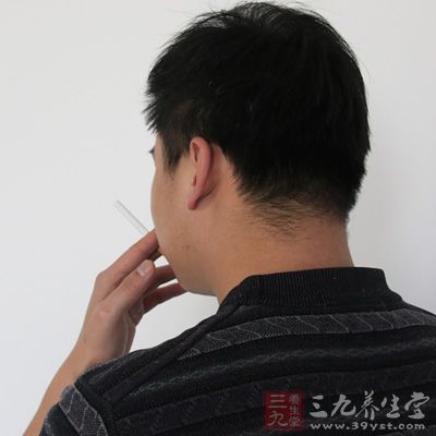 過(guò)度的抽煙飲酒是腫瘤發(fā)生的危險(xiǎn)因素