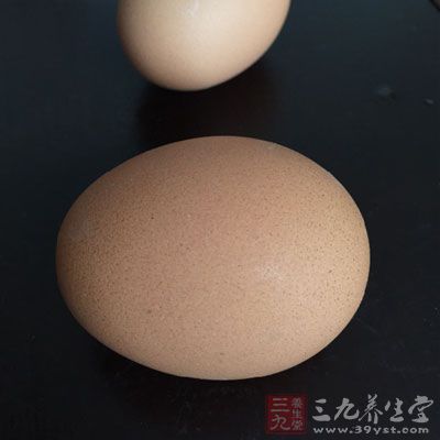 牛奶150g，全蛋2個(gè)，白砂糖40g