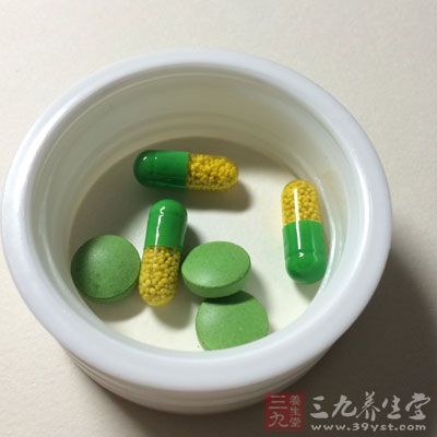 ?藥物是減輕癥狀和延緩膝關節(jié)退變的方法之一