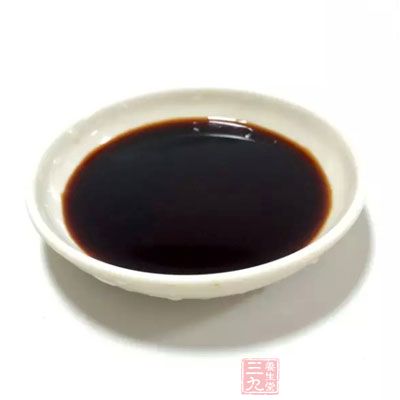 白玉苦瓜1條，蒜末5粒，辣椒片1條，白酸梅5粒，醬油1/2杯