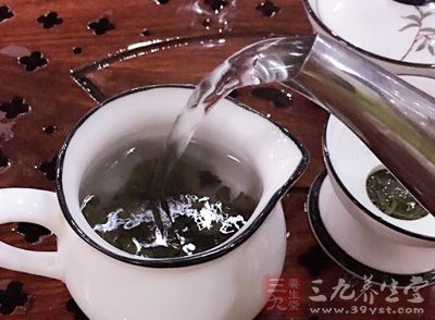 有的人一天下来多喝碗凉茶