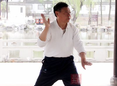 如何练稳杨氏太极拳