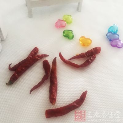 在食物中添加一些辣椒同樣可以幫助我們預(yù)防便秘