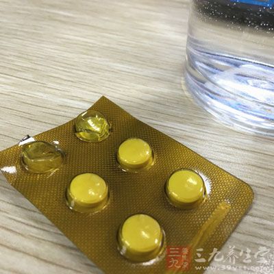 使用瀉藥一定要注意數(shù)量，不然受罪的只能是自己-吃藥 藥片-王瑩拍-王妍雅修 (6)