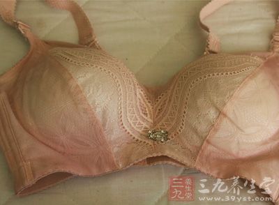 內(nèi)衣肩帶和普通吊帶沒什么區(qū)別吧，男人隨便看