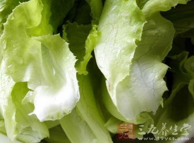 在自然情况下，蔬菜利用硝态氮合成蛋白质，本身就极容易富集硝酸盐