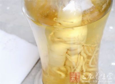 自己的父亲存在体虚这种情况，那么大家不妨试一试制作人参姜蜜酒