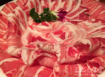 肥羊肉50克，蔥、姜、黃酒適量