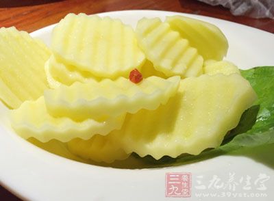 胡蘿卜1個(gè)、土豆2個(gè)、西葫蘆1個(gè)、四季豆一把