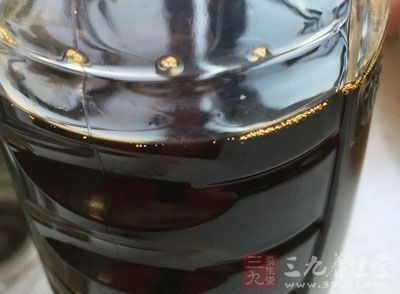 白砂糖3克，酱油15克，香油5克，玉米淀粉10克