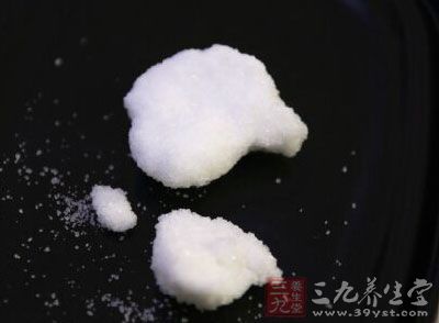 加入食盐入药后,具有清火、凉血、特别好的解毒的效果 加入食盐入药后,具有清火、凉血、特别好的解毒的效果