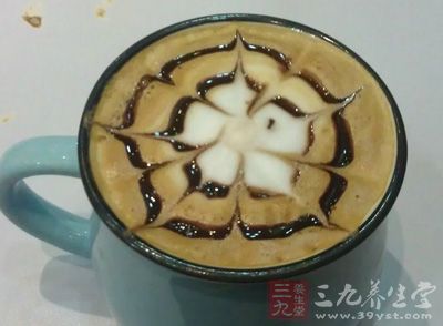 睡前不能喝浓茶、咖啡等兴奋型饮料