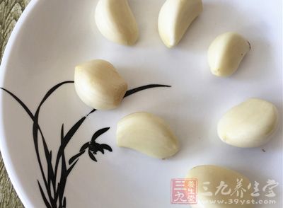 大蒜具有強(qiáng)大的殺菌力