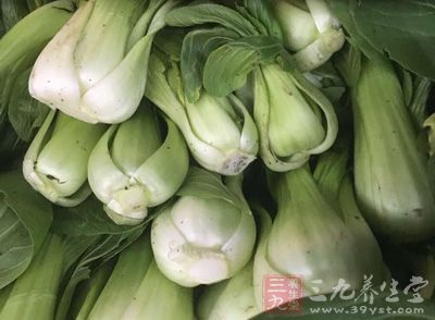 多吃蔬菜   天热湿气重,人们一般都喜欢吃清淡味鲜而不油腻的食物