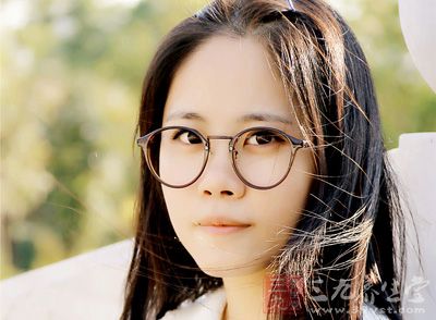 女人这处长痣有当富婆的命