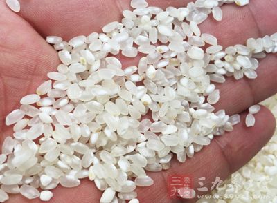 大米又名粳米,味甘性平,具有补中益气的功效 大米又名粳米,味甘性平,具有补中益气的功效