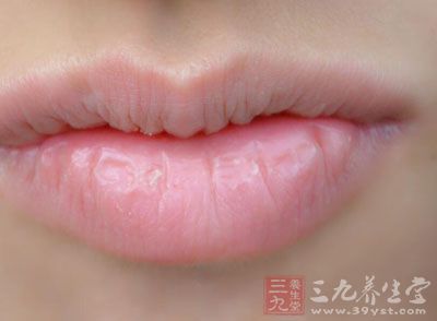 左右唇不平均 左右唇不平均