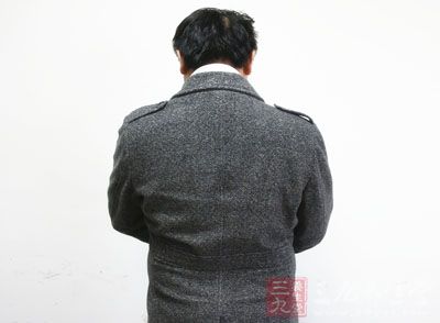 有肾阴虚证的人,除了喷嚏频频、日久不愈外,还伴有鼻痒、流浊鼻涕 有肾阴虚证的人,除了喷嚏频频、日久不愈外,还伴有鼻痒、流浊鼻涕