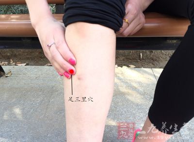 足三里膝盖外侧下方1根手指处 足三里膝盖外侧下方1根手指处