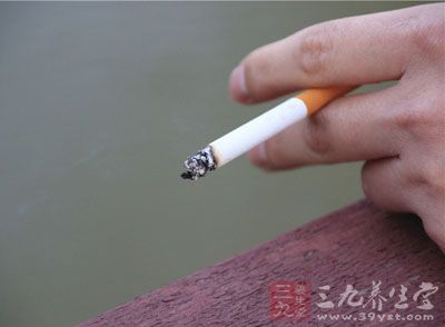 人在抽煙的過程中，煙氣中的有害物質(zhì)會(huì)通過煙氣進(jìn)入到人體皮膚中