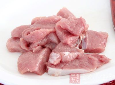 忌食高嘌呤的食物，如豬肉、羊肉、牛肉和動物肝