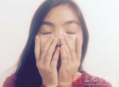 改善额头皱纹问题的瘦脸SPA动作 改善额头皱纹问题的瘦脸SPA动作