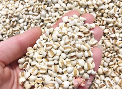 薄荷叶、佩兰来煮汤或熬粥,也可以选择藿香叶 薄荷叶、佩兰来煮汤或熬粥,也可以选择藿香叶