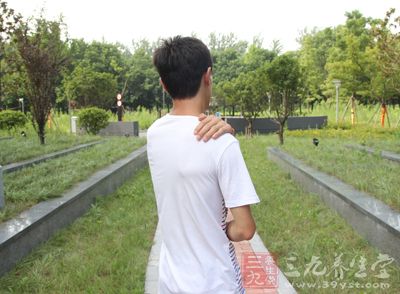 如果违背规律,那就会受到自然界的惩罚,轻者可能会患一些疾病 如果违背规律,那就会受到自然界的惩罚,轻者可能会患一些疾病