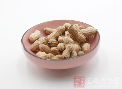 通過(guò)食用花生能達(dá)到補(bǔ)血的作用