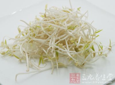 在豆芽中含有大量的脂肪、蛋白质