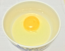 鸡蛋清控制脸部油脂分泌
