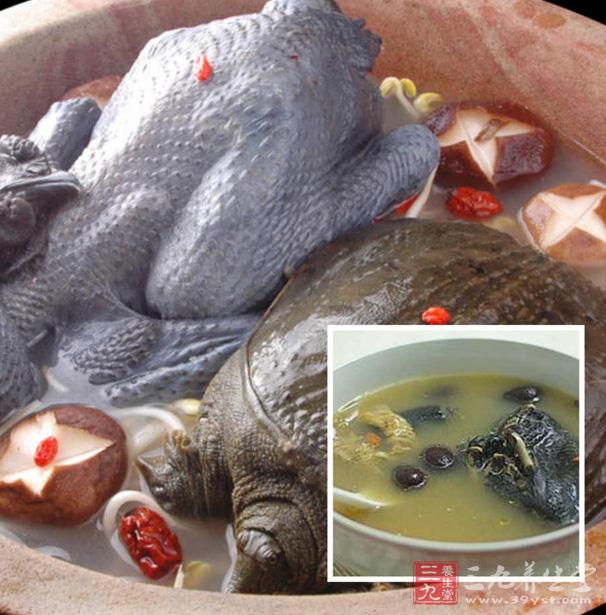 老年斑食疗方之甲鱼乌鸡汤.