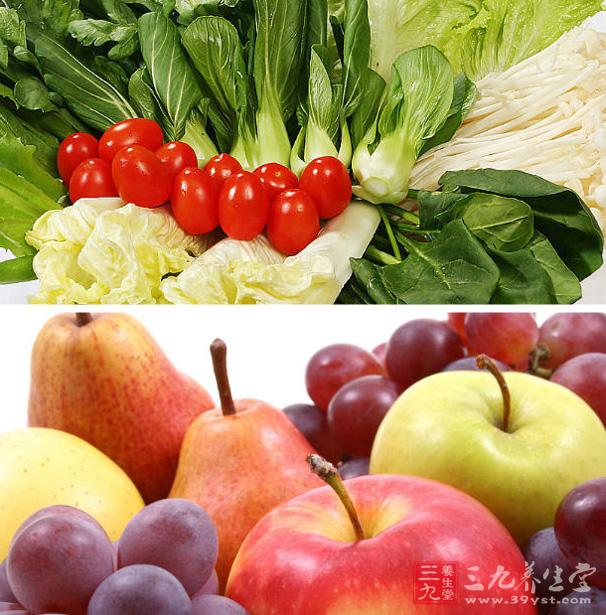 血脂高吃什么好 高纤维的食物 各类水果、豆类、燕麦片、海带、紫菜、菇类、瓜类、荚豆类及蔬菜茎部。 宜喝的饮料 1、绿茶 茶中的茶苷宁有降压、降血脂、增加血管韧性的作用。 2、红酒 其中含有各种酶类,可以扩张血管、降低血液黏稠度,具有降压、调脂、防衰老的作用。 高血脂者忌哪些食物 1、尽可能减少动物性油脂的摄取,而多采用含不饱和脂肪酸较高的植物油,例如减少肉类摄取,而部分以黄豆及其制品取代。 2、限制胆固醇的饮食,胆固醇含量较高的食物应少吃,如动物内脏、蛋黄等。