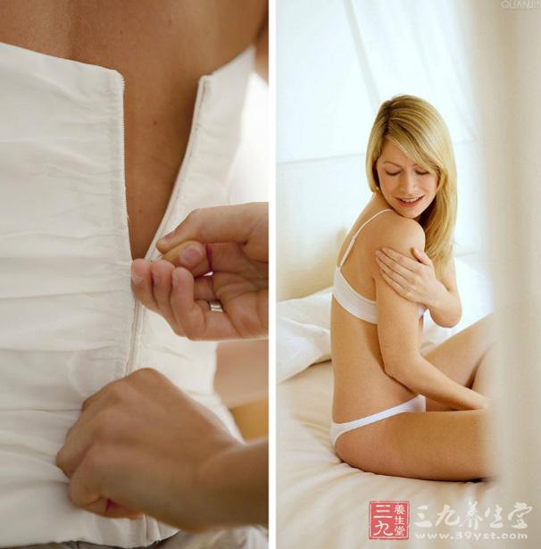 迪丽热巴穿内衣图片_穿内衣的正确方法(2)