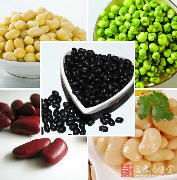 五豆粥的材料有红豆,小米,绿豆,黑豆,黄豆和芸豆等