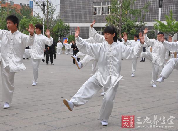 太极拳基本功教学 金鸡独立慢动作分段演示