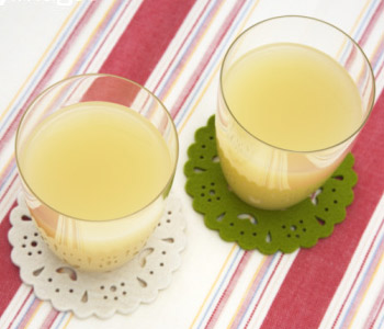 奇异果凤梨苹果汁