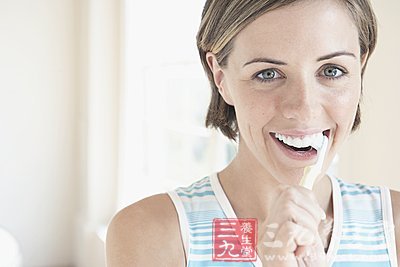 混用牙膏也会传播牙龈炎等病