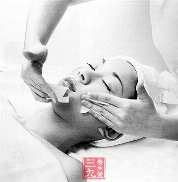 中医保健知识：秋季风寒易造成面瘫