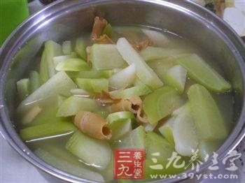 青萝卜汤可解毒利咽