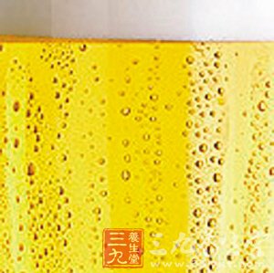 啤酒的七个功效 瘦人喝生啤可增强体质