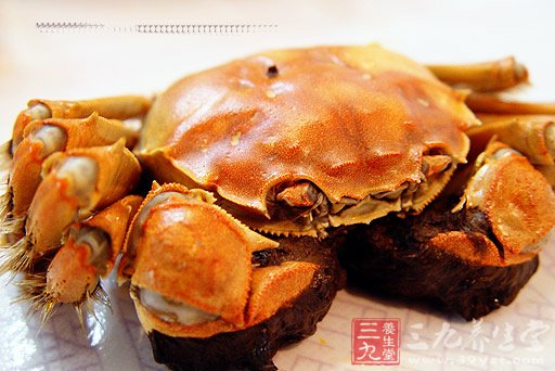 吃螃蟹时不能与何物同食