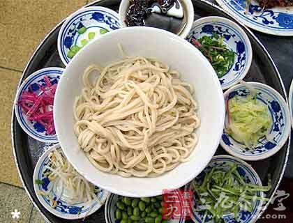 面条 何时何地吃更有营养