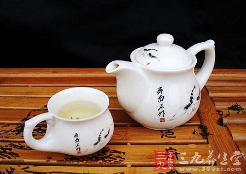 中草药当茶饮并非全无害