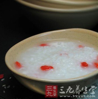中医养眼食疗 枸杞粥补肝肾明目