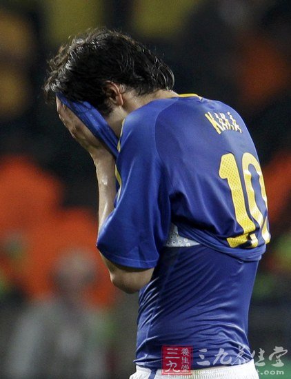 男人强忍眼泪就等于自杀